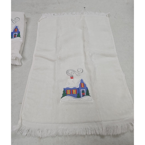 Lot of 2 Vintage Holiday Christmas Embroidered Soft Fringe Absorbent Hand Towels - Picture 2 of 3